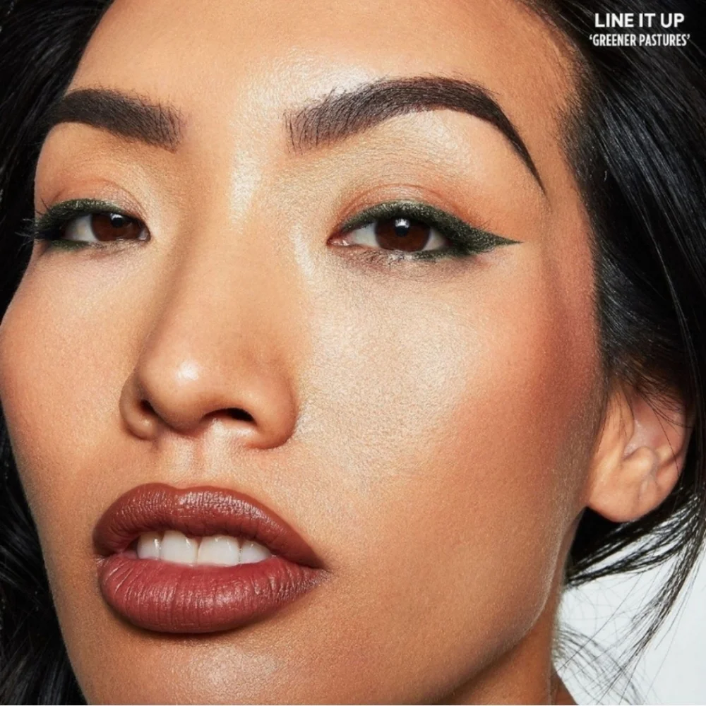 🌺GXVE Greener Pastures Line It Up Gel Eyeliner Pencil
